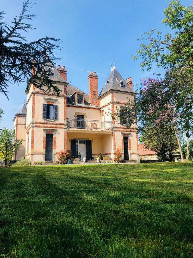 Chateau Segot Neuilly-le-Réal エクステリア 写真