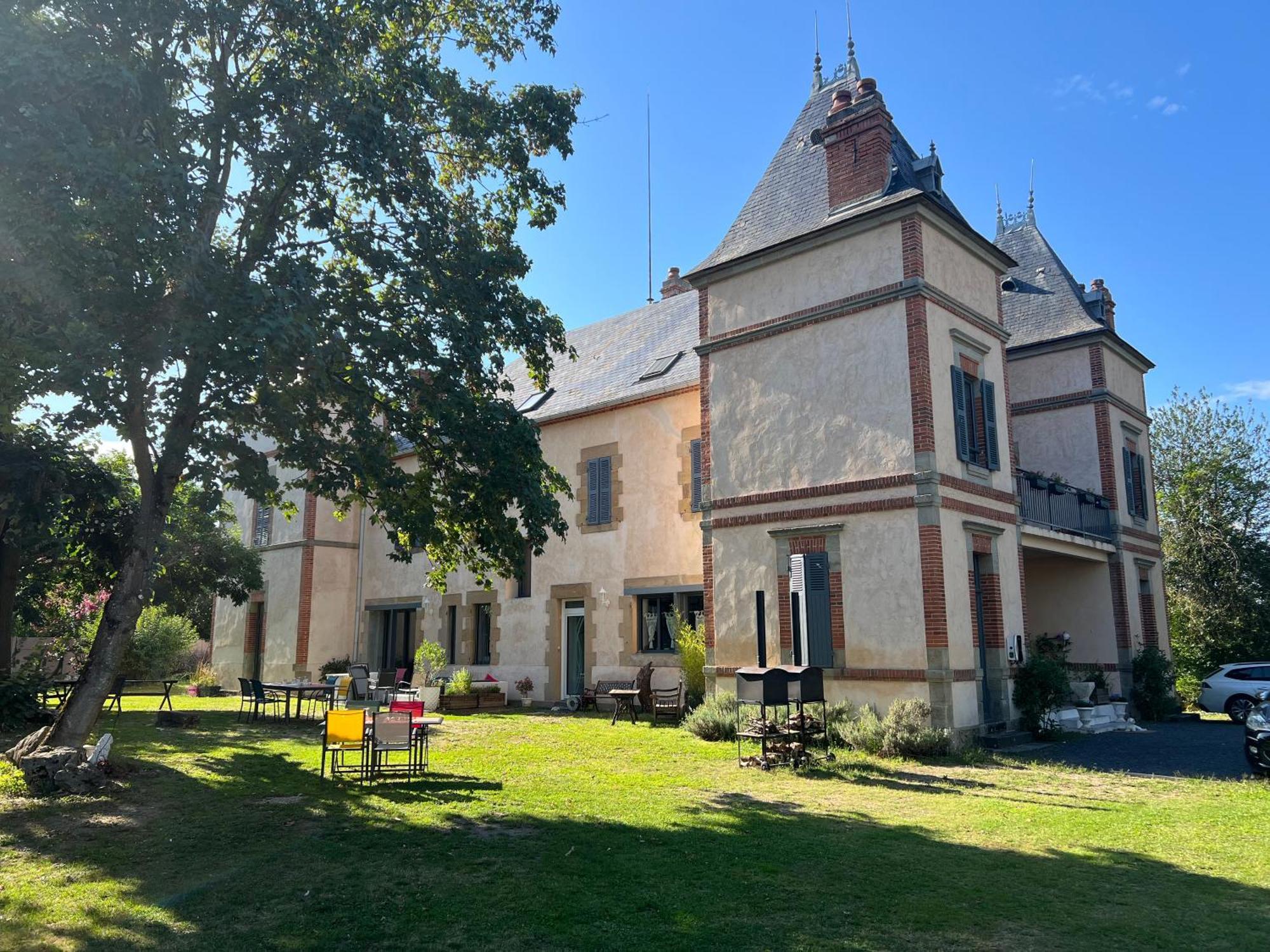 Chateau Segot Neuilly-le-Réal エクステリア 写真