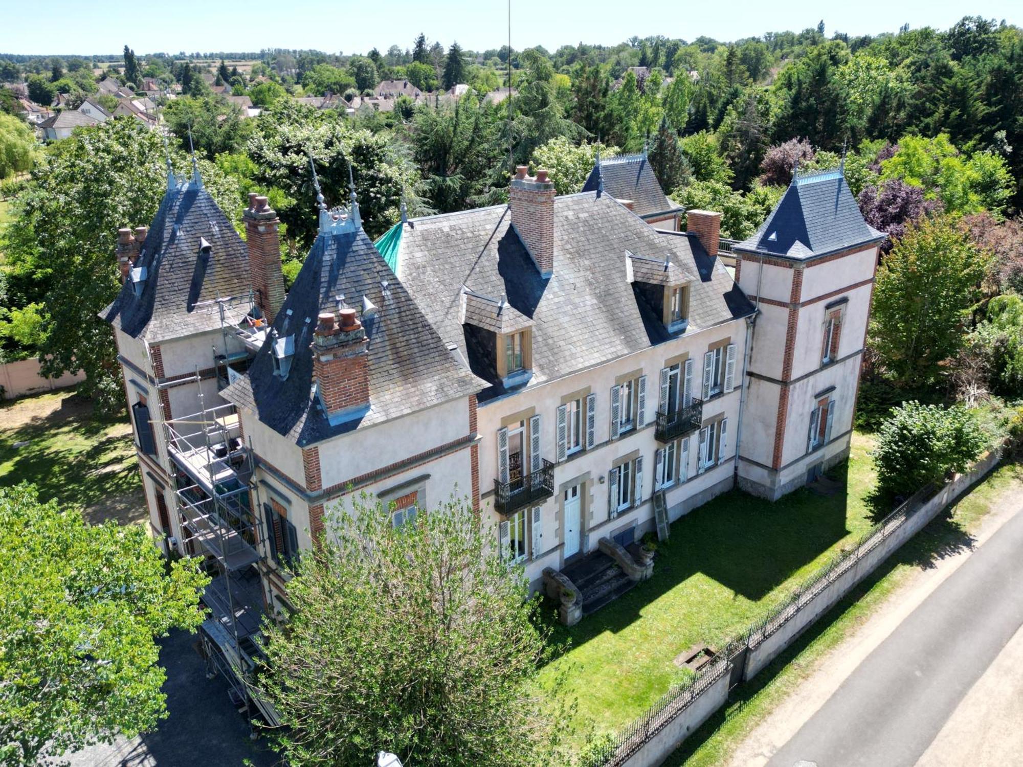 Chateau Segot Neuilly-le-Réal エクステリア 写真